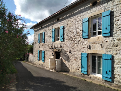 French property for sale in Angoulême, Charente - €220,000 - photo 1