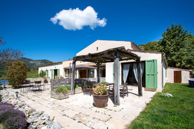 Maison à vendre à La Palud-sur-Verdon, Alpes-de-Haute-Provence, PACA, avec Leggett Immobilier