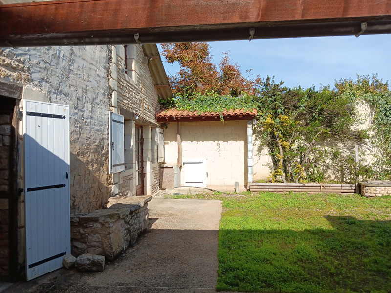 French property for sale in Rom, Deux-Sèvres - €167,400 - photo 9