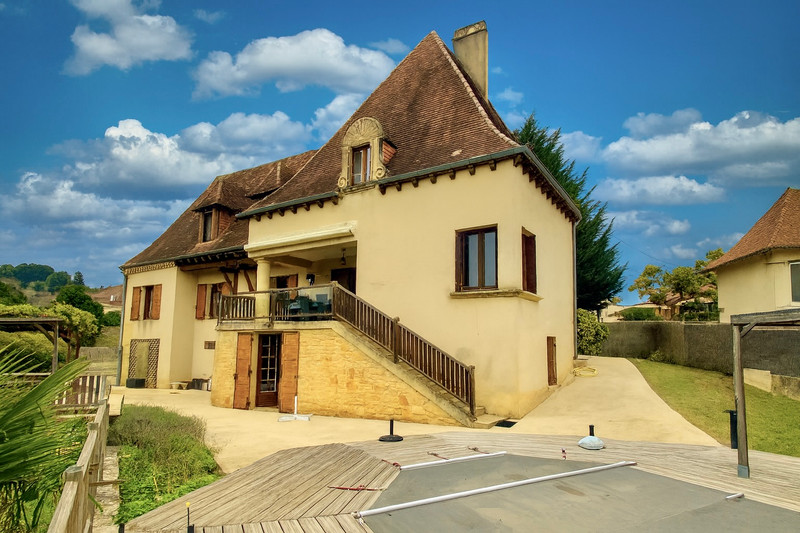 French property for sale in Montignac, Dordogne - €399,999 - photo 0