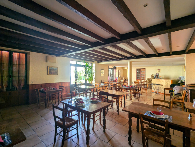 French property for sale in Thiviers, Dordogne - €267,500 - photo 2