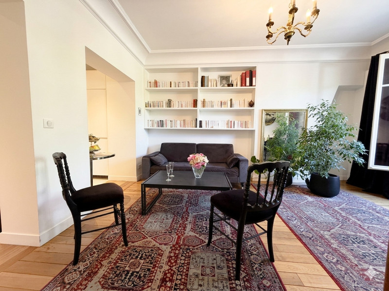 French property for sale in Paris, Paris - €688,000 - photo 4