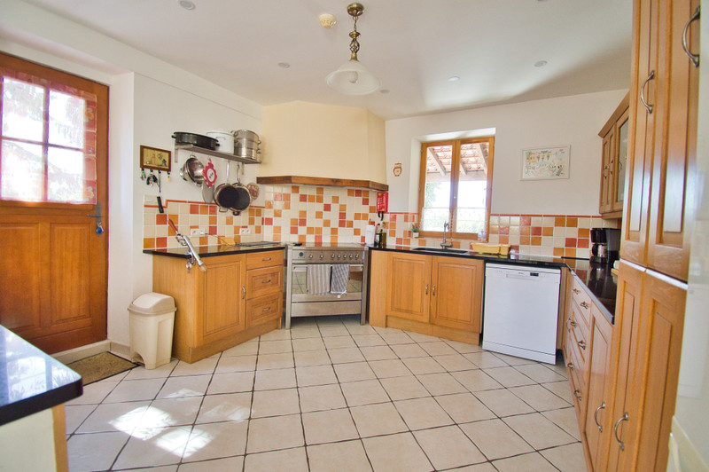 French property for sale in Monbahus, Lot-et-Garonne - €445,000 - photo 6
