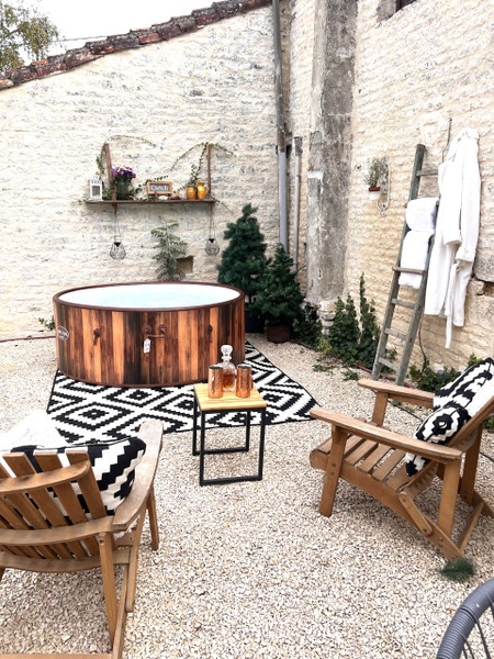 French property for sale in Chives, Charente-Maritime - €440,000 - photo 5