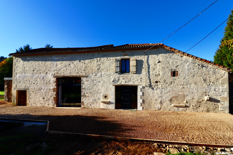 French property for sale in Écuras, Charente - €371,000 - photo 1