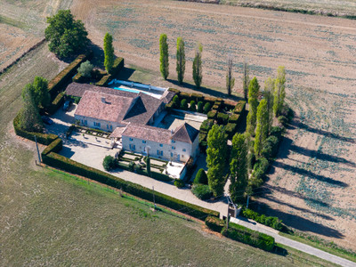 Prestigious Country Manoir luxuriously renovated with countryside views and swimming pool