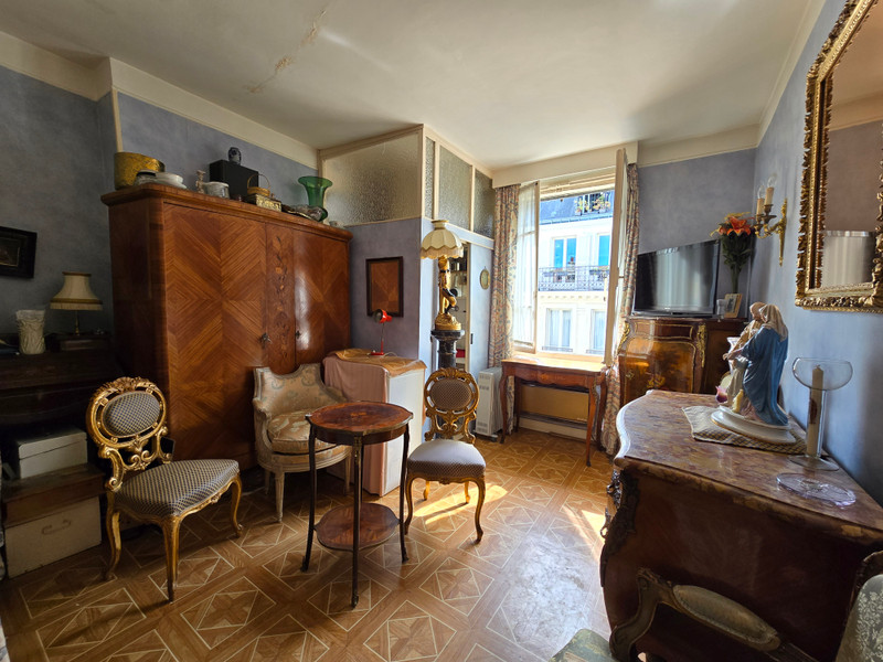 French property for sale in Paris 7e Arrondissement, Paris - €215,000 - photo 3