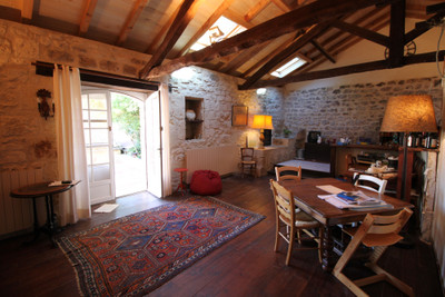 Beautiful Quercy stone ensemble for sale – 2 stone houses with swimming pool and wonderful country views. 