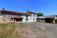 Maison à vendre à Montbron, Charente - 93.500 € - photo 12