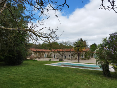 French property for sale in Savigné, Vienne - €222,000 - photo 2