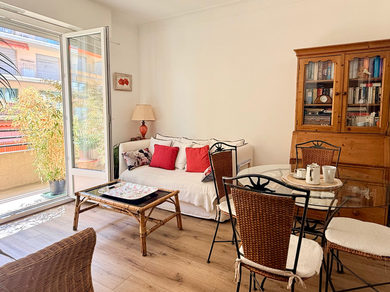 French property for sale in Antibes, Alpes-Maritimes - €225,000 - photo 2