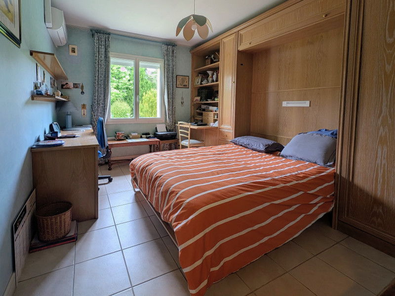 French property for sale in Ruffec, Charente - €179,000 - photo 6