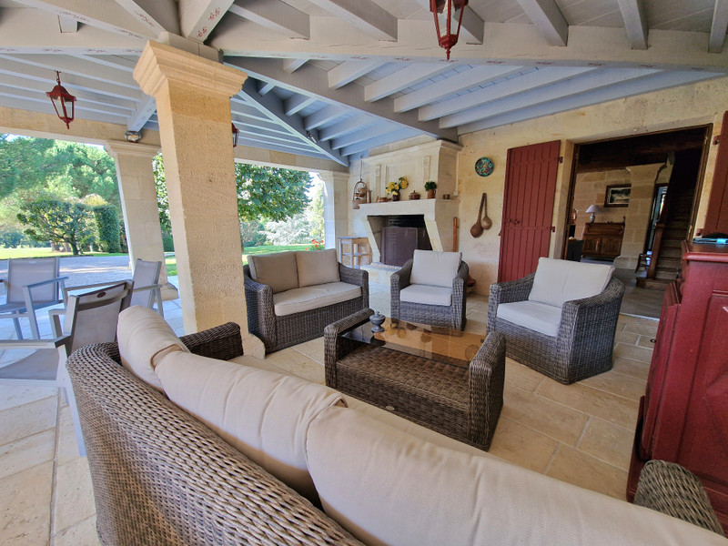 French property for sale in Saint-André-de-Cubzac, Gironde - €748,800 - photo 4