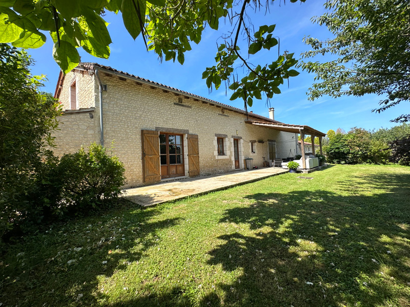 French property for sale in Challignac, Charente - €413,400 - photo 2