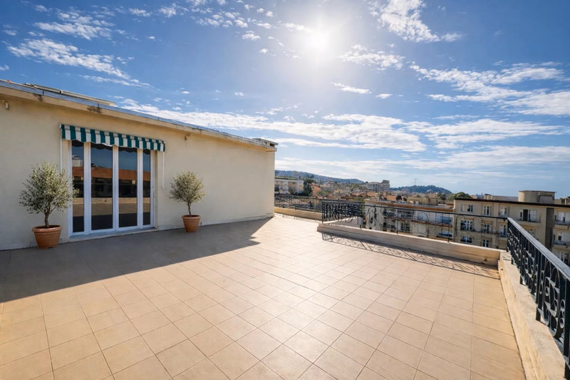 French property for sale in Nice, Alpes-Maritimes - €940,000 - photo 1