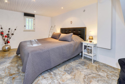 French property for sale in Caseneuve, Vaucluse - €550,000 - photo 5