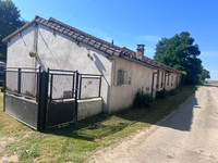 Maison à vendre à La Chapelle-Bâton, Vienne - 174.900 € - photo 1