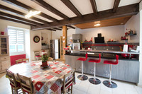 Maison à vendre à Terres-de-Haute-Charente, Charente - 152.600 € - photo 4