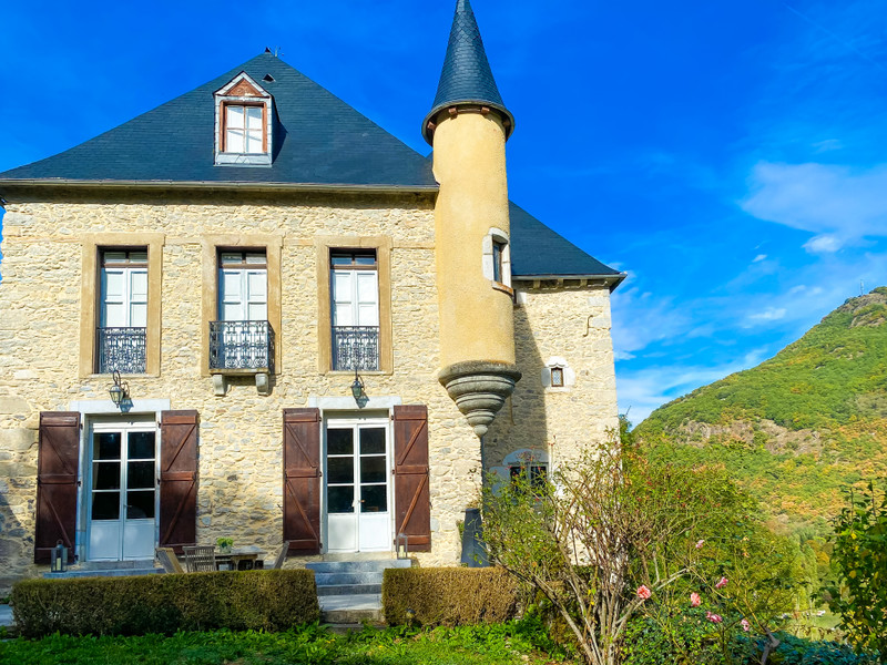 French property for sale in Saint-Béat-Lez, Haute-Garonne - €689,000 - photo 2