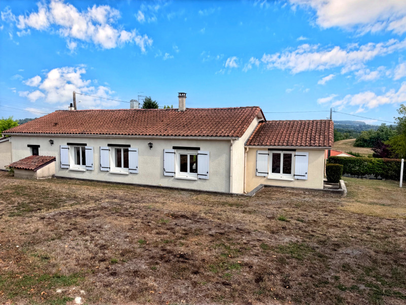 French property for sale in Saint-Séverin, Charente - €152,600 - photo 8