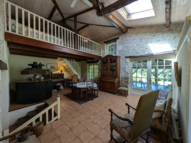 French property for sale in Condéon, Charente - €298,200 - photo 5