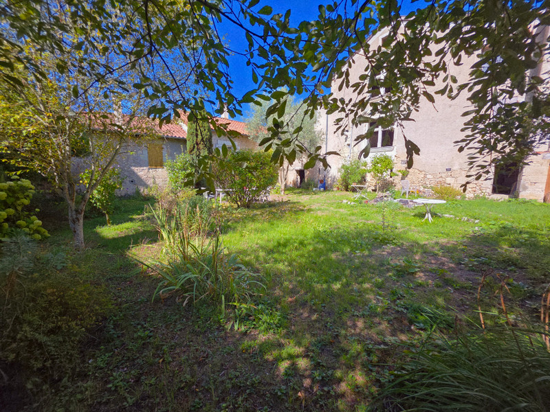 French property for sale in Château-l'Évêque, Dordogne - €190,000 - photo 2