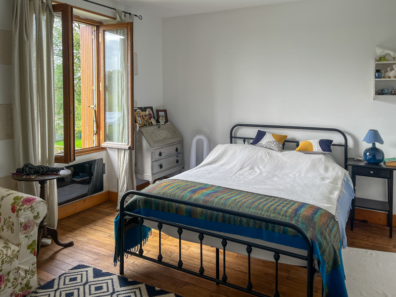 French property for sale in Pleuville, Charente - €199,950 - photo 6