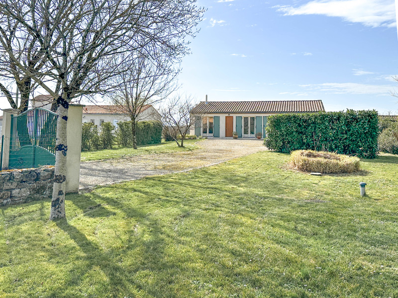 Maison à vendre à Bréville, Charente - 224.700 € - photo 1