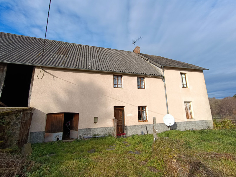 Propriété à vendre à Pontaumur, Puy-de-Dôme - 69 900 €