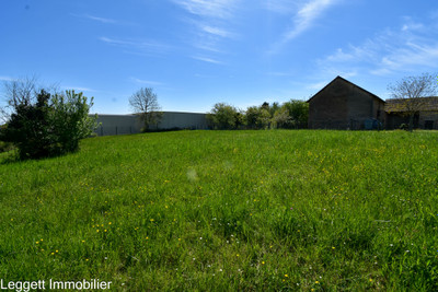 Terrain à vendre à Thenon, Dordogne, Aquitaine, avec Leggett Immobilier