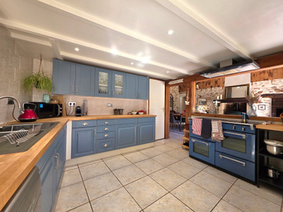 French property for sale in Le Lindois, Charente - €445,500 - photo 2