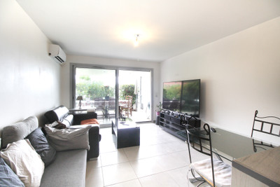 French property for sale in Nice, Alpes-Maritimes - €353,000 - photo 2