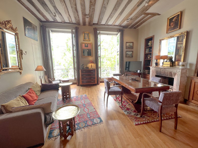 Rare Pearl: Prestigious address, Seine views,commerciality, Ile Saint Louis,Paris4 ,Renovated One Bedroom 53m2