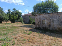 Maison à vendre à Pleuville, Charente - 99.000 € - photo 2