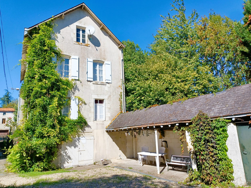 Maison à vendre à Verruyes, Deux-Sèvres - 99 000 € - photo 1