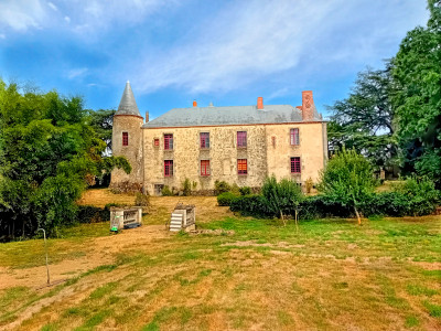 chateau à vendre à Poitou-Charentes (Nouvelle Aquitaine)