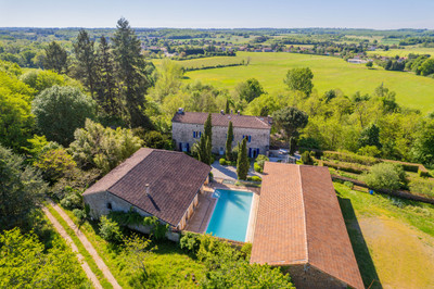 French property for sale in Vouthon, Charente - €850,000 - photo 9
