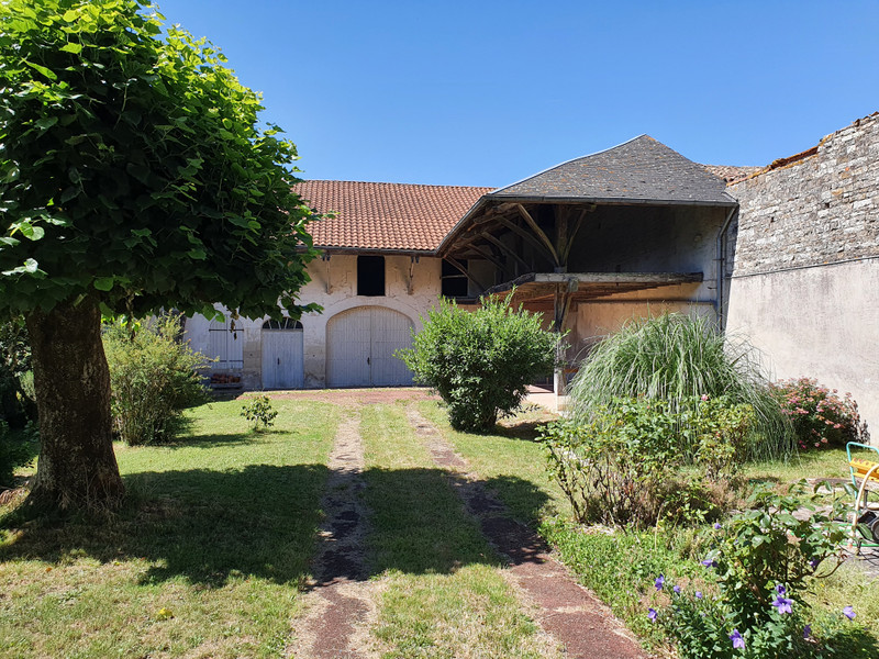 French property for sale in Sauzé-Vaussais, Deux-Sèvres - €199,999 - photo 3