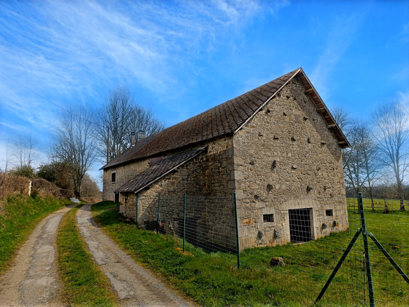 French property for sale in Crocq, Creuse - €88,000 - photo 2