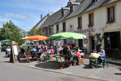 Commerce à vendre à Saint-Donat, Puy-de-Dôme, Auvergne, avec Leggett Immobilier