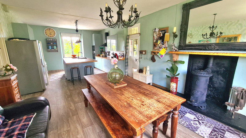 French property for sale in Saint-Cyr-du-Bailleul, Manche - €197,000 - photo 2