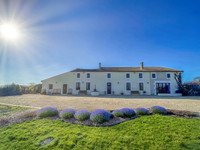 Maison à vendre à Angeac-Champagne, Charente - 493.168 € - photo 1