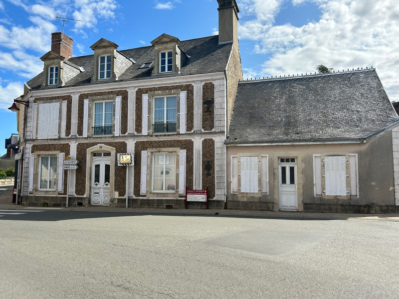 Maison à vendre à Bernay-Neuvy-en-Champagne, Sarthe - 325 000 € - photo 1