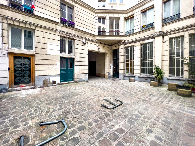 French property for sale in Paris 10e Arrondissement, Paris - €580,000 - photo 9