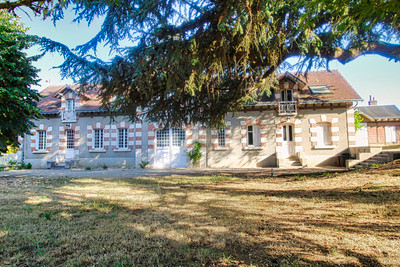 French property for sale in Blois, Loir-et-Cher - €636,000 - photo 2