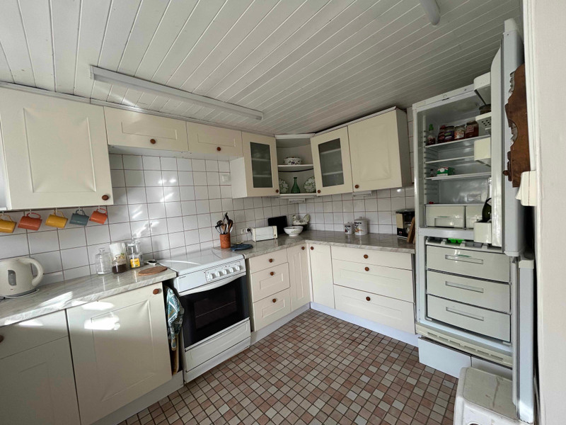 French property for sale in Avoise, Sarthe - €175,000 - photo 6