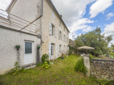 French property for sale in Saint-Simeux, Charente - €191,500 - photo 1