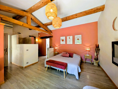 French property for sale in Verquières, Bouches-du-Rhône - €695,000 - photo 3