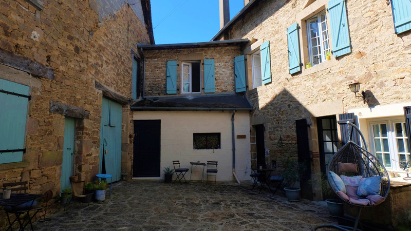 French property for sale in Le Lonzac, Corrèze - €249,500 - photo 3