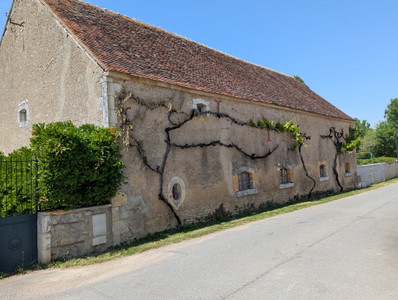French property for sale in Sarzay, Indre - €267,500 - photo 2